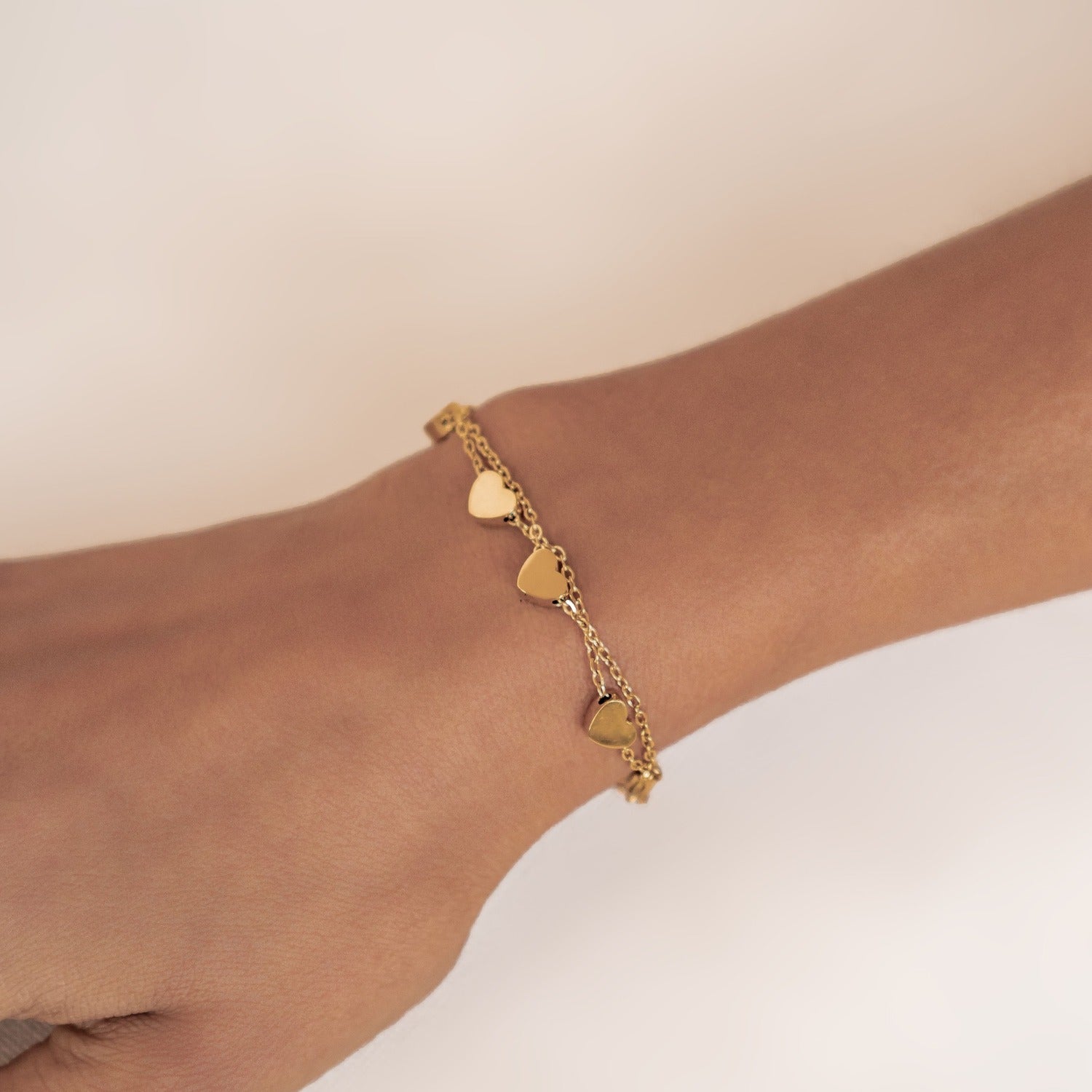 Brazalete Delicado de Corazón en Oro